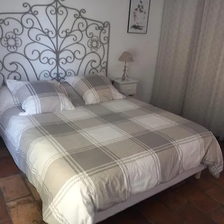 Mas Sicard D'hotes En Camargue アルル